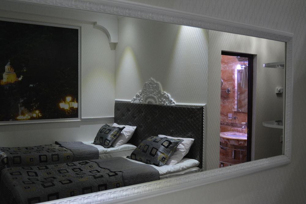 Elegant Boutique Rustaveli Hotel Tbilisi Buitenkant foto