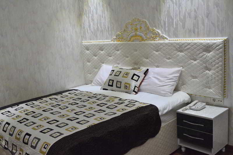 Elegant Boutique Rustaveli Hotel Tbilisi Buitenkant foto