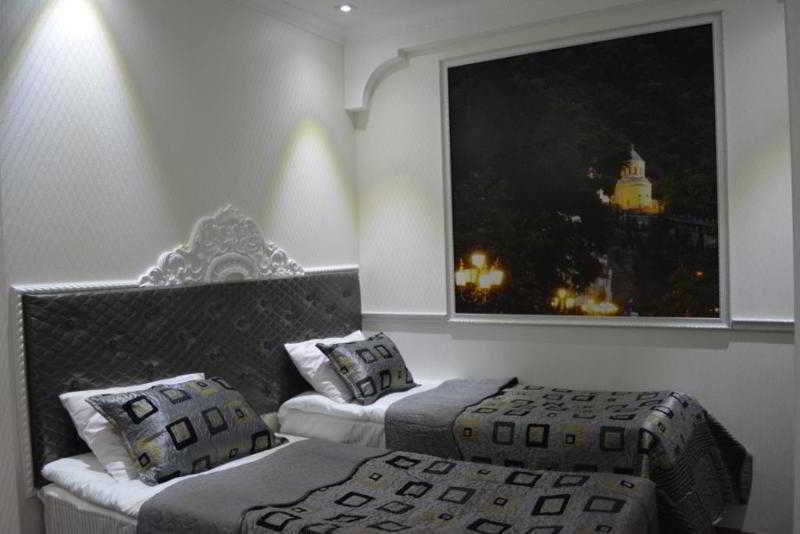 Elegant Boutique Rustaveli Hotel Tbilisi Buitenkant foto
