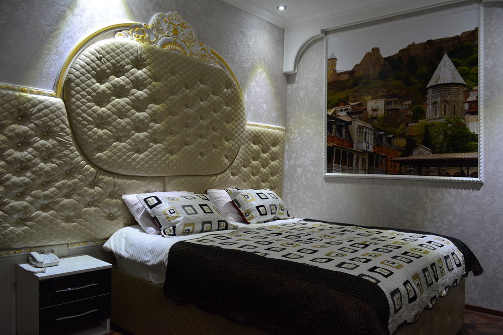 Elegant Boutique Rustaveli Hotel Tbilisi Buitenkant foto