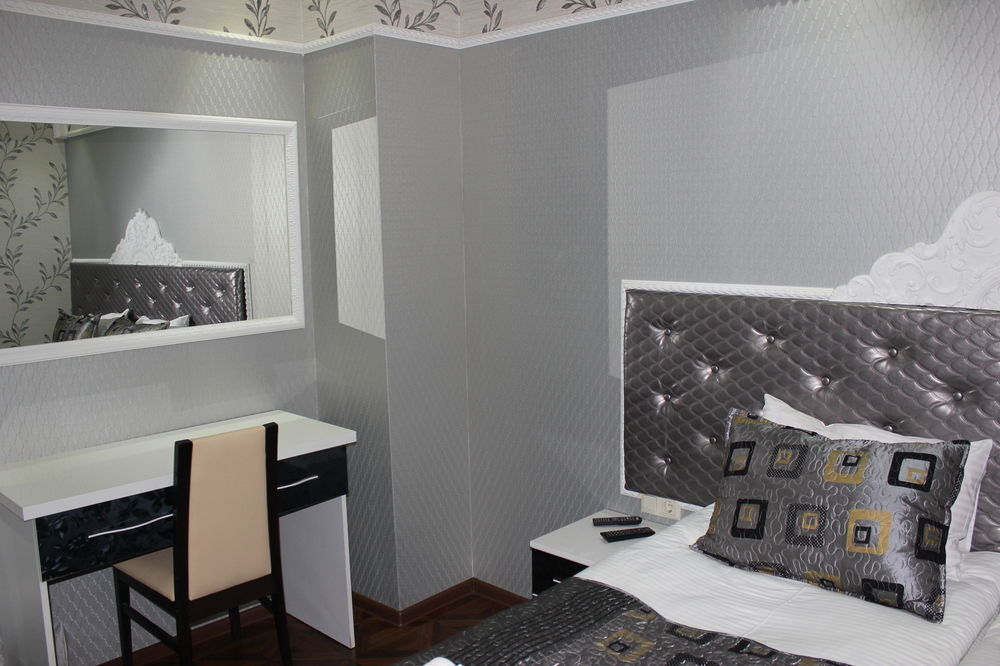 Elegant Boutique Rustaveli Hotel Tbilisi Buitenkant foto