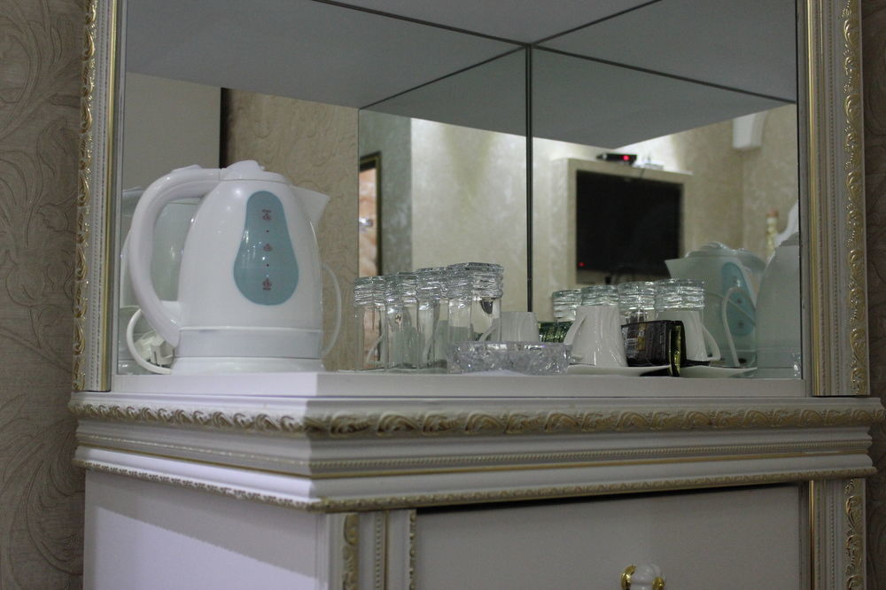 Elegant Boutique Rustaveli Hotel Tbilisi Buitenkant foto