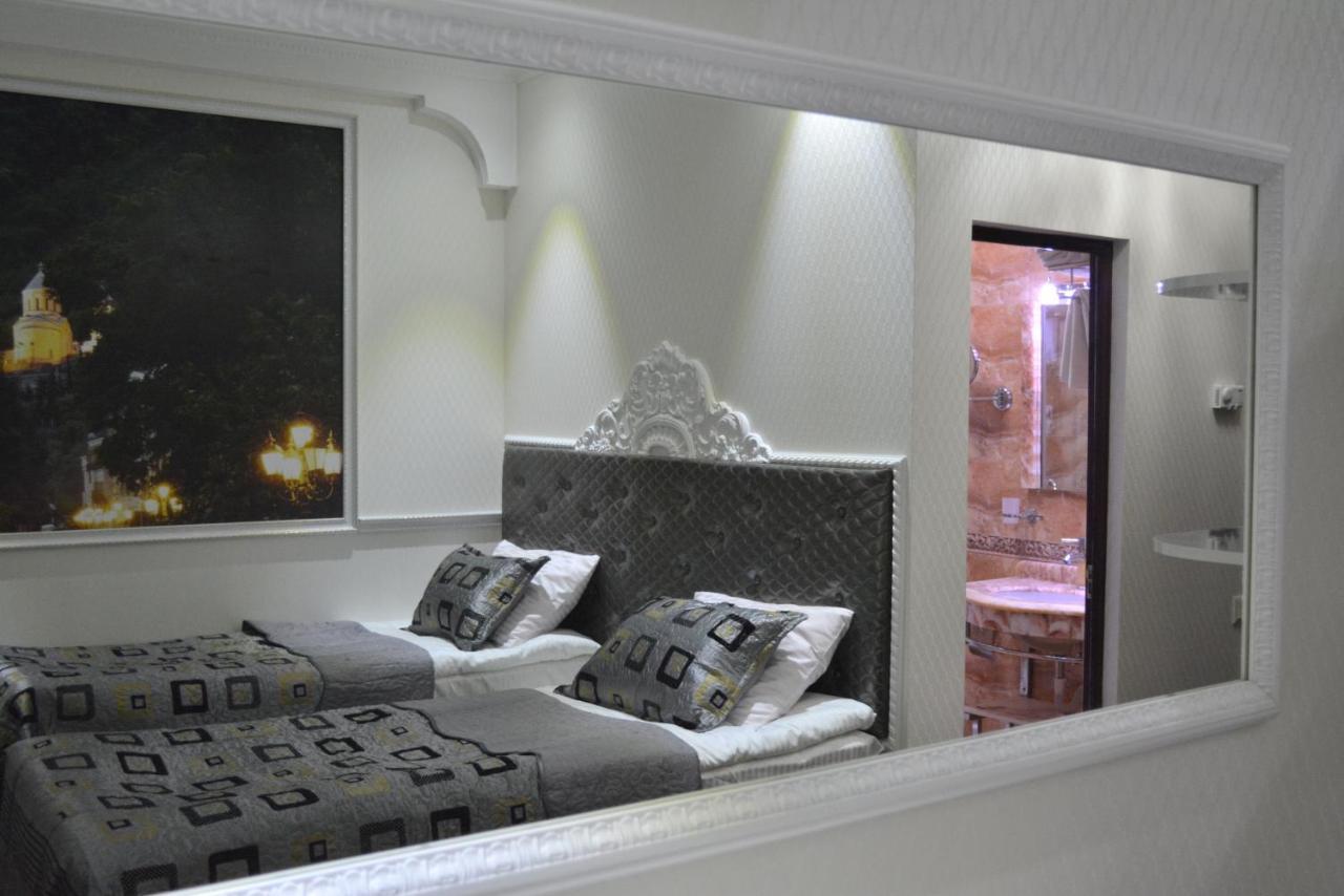 Elegant Boutique Rustaveli Hotel Tbilisi Buitenkant foto
